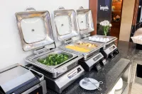 Holiday Inn Express SANTIAGO LAS CONDES by IHG - breakfast