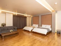 Cosmos Hotel 東海市のホテル