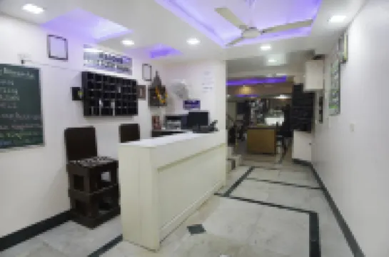 Ajay Guest House Hotel a 