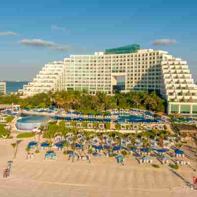 Live Aqua Beach Resort Cancun Hotel Exterior