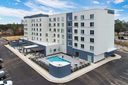 Courtyard Pensacola I-10 West Отели в г. Кантонмент