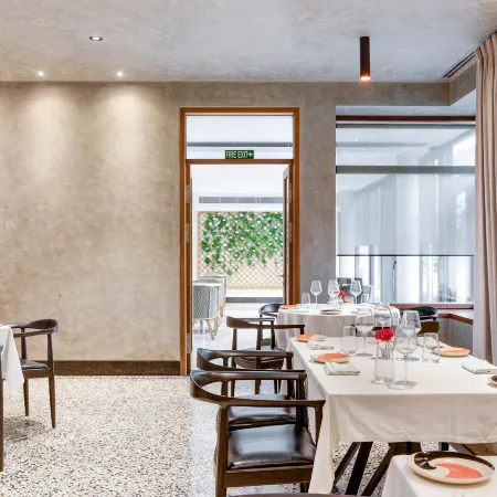 The Manor - New Delhi Отели рядом с достопримечательностью «Храм Акшардхам»
