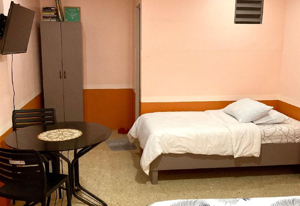 Little Nena's Hometel 썸네일 이미지