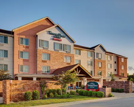TownePlace Suites Fayetteville North/Springdale ジョンソンのホテル