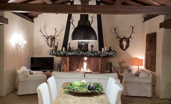 Casale Delle Papere with Private Pool Near Rome