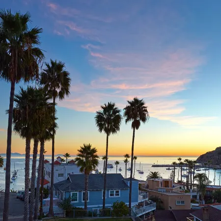 Seaport Village Inn, Avalon