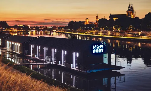 New Port Hotel