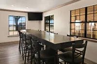 Quality Inn & Suites Hotels in Weatherford