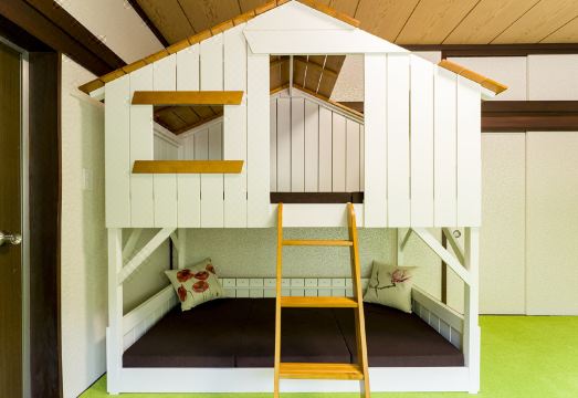 유라쿠 이즈-오시마 호스텔 외관