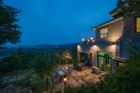 Yangyang Little Forest Pension (Breakfast, Spa)