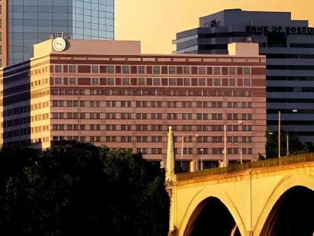 Sheraton Springfield Monarch Place Hotel Отели в г. Спрингфилд