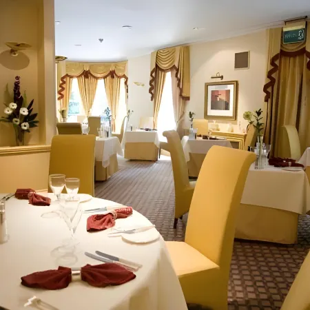 Haley's Hotel Отели рядом с достопримечательностью «Стадион «Хедингли»»