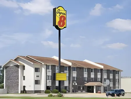 Super 8 by Wyndham Evansville East Отели рядом с достопримечательностью «Истленд Молл»