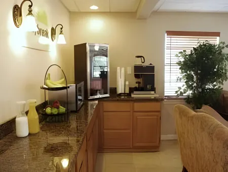 Days Inn by Wyndham Orange