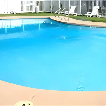 EZ 8 Motel Airporter