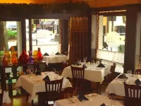 Camas Boutique Hotel Hotel di Troutdale