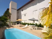 Hotel des Basques - ที่มีสระว่ายน้ำ