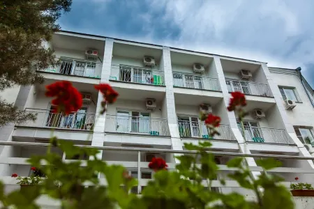 Green Apple Отели в г. Небуг