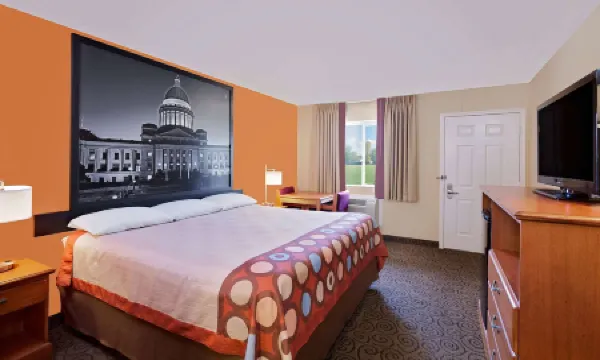 西羅亞斯普林斯速8酒店