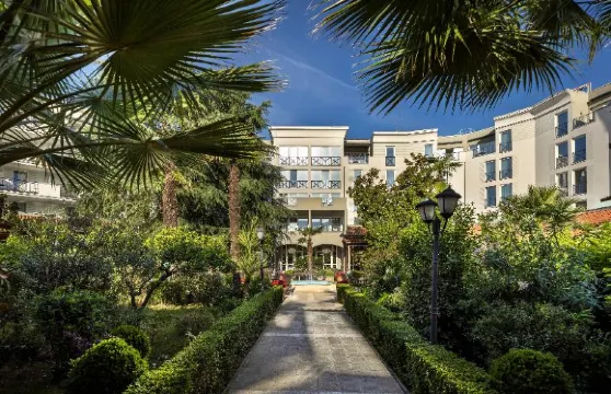 地拉那羅格納酒店