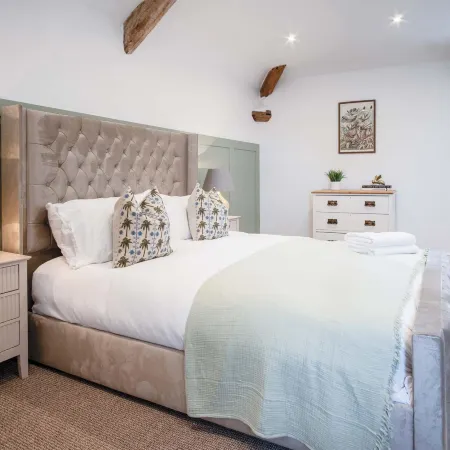 The Granary - 3 Bed Barn Conversion - Llawhaden Hotels in Narberth