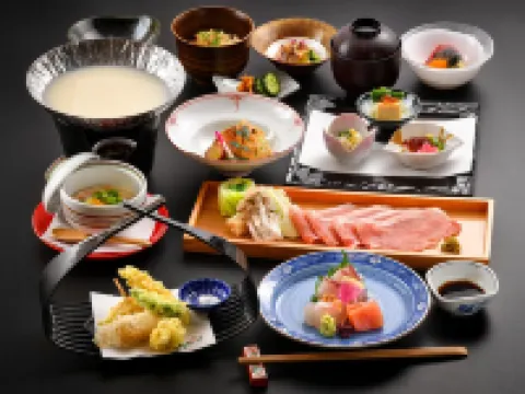 しきぶ温泉湯楽里（日帰り入浴臨時休業中） 越前市のホテル