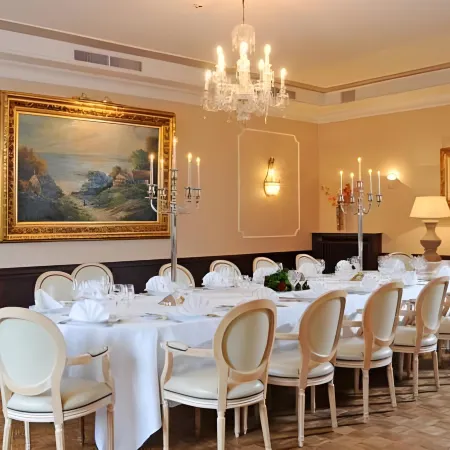Hotel Lodewijk Van Male