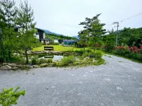 Poam Mountain Pool Villa Pension