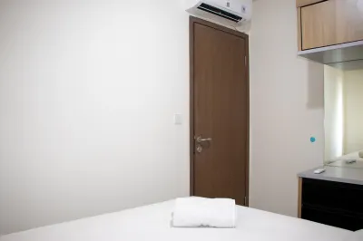 Comfort 2BR at 28th Floor Podomoro Golf View Apartment By Travelio Hotel dekat Alfamart Pekapuran Arcadia Depok