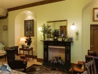 Little Red Rooster Rest and Spa