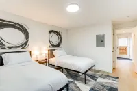 Modern Seattle Townhome: Walk to Light Rail! Các khách sạn gần Link Light Rail - Tukwila Station