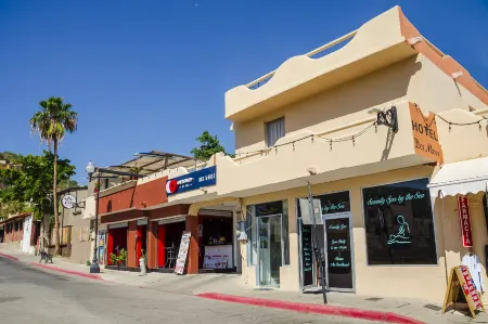 Capital O Hotel Dos Mares, Cabo San Lucas
