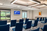 Holiday Inn Express & Suites Hagerstown Hotels in Halfway
