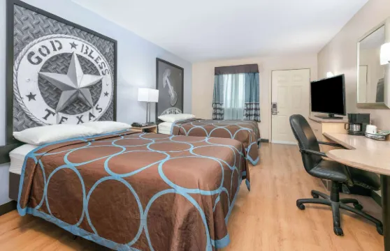 温德姆速8-紐布朗費爾斯I-35