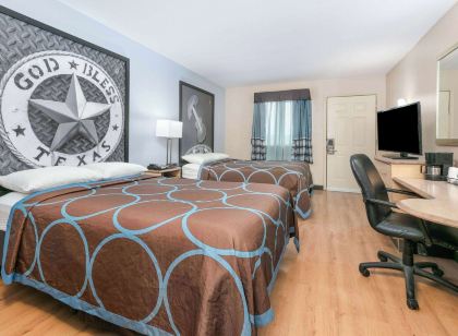 Super 8 by Wyndham New Braunfels I-35