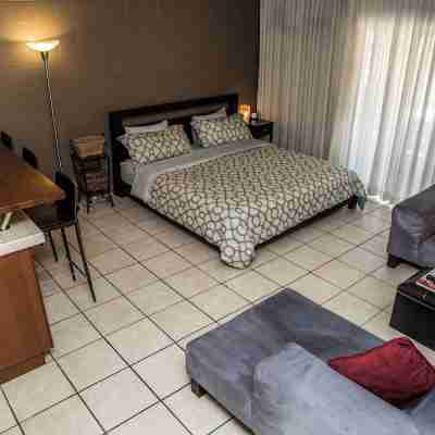 Palm Desert Suites Rooms