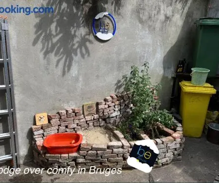 be house • lodge over comfy in Bruges