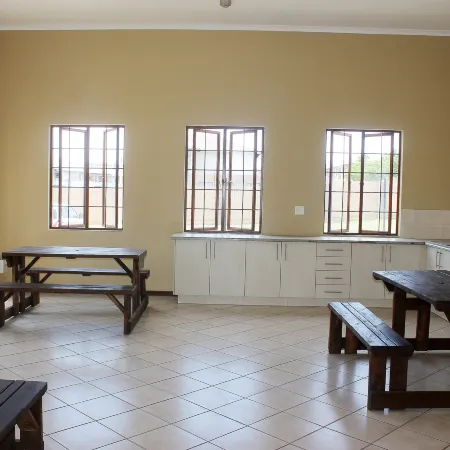 Cozy 3 Bed Duplex ,sleeps 6 With Double Bathroom