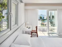 So Nice Club Resort Hotels near Landa Beach