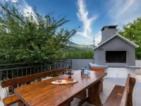 Serene Rural Villa With Pool, Sun Deck, and Children's Play Area Hotels in Tugare