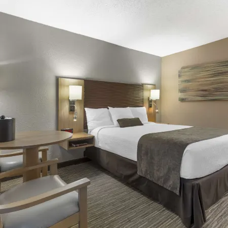 Best Western Plus Landing View Inn Suites Отели в г. Брэнсон