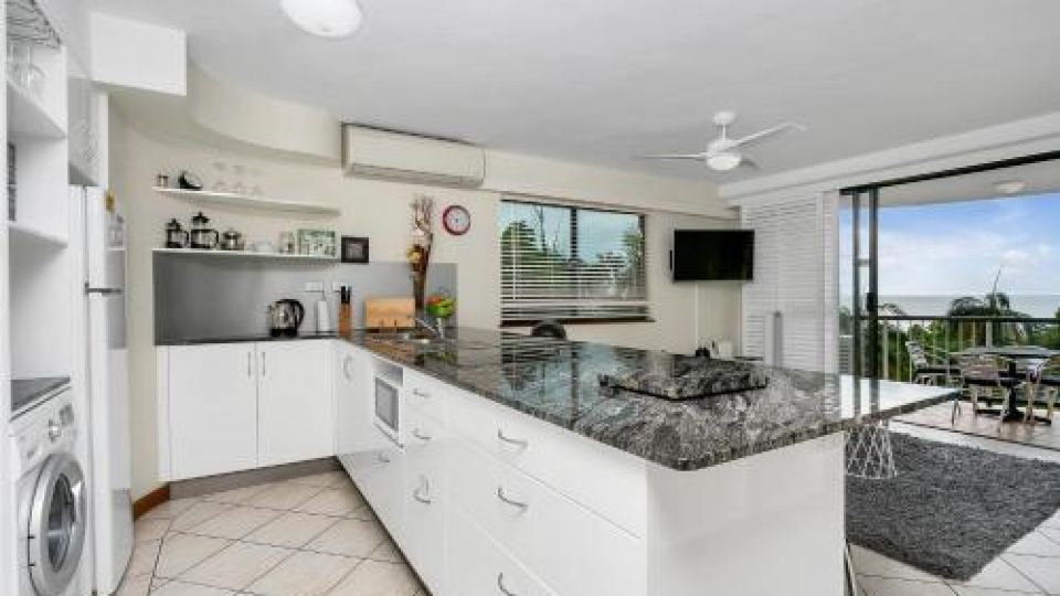 Cairns Esplanade Apartment