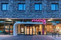 Moxy Hamburg City Hotels near Kl!ck Kindermuseum Hamburg