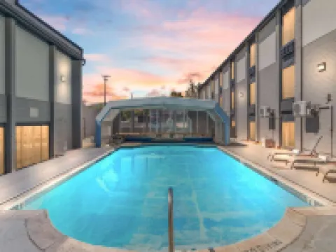 รามาดา โดย วินดัม ริชฟิลด์ UT I-70 โรงแรมในริชฟิลด์