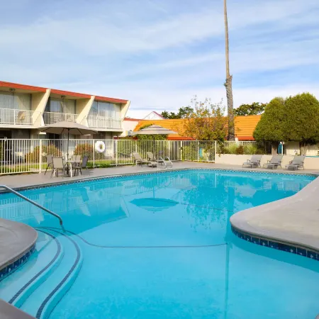 Travelodge by Wyndham Monterey Bay