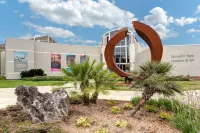 Super 8 by Wyndham Gainesville I-75 Hospital/University Area