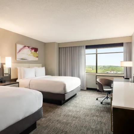 DoubleTree by Hilton St. Paul East