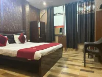 Hotel Aarti Darshan - Hot Tub