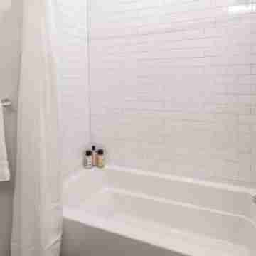 Cozysuites l Modern 1BR in Downtown Cincinnati Rooms