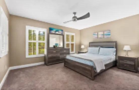Tropical Resort Style Retreat w/ Pool House 4BR, 3 Bath